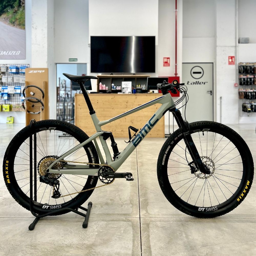 Vélo d'occasion Bmc Fourstroke 01 LT Two Haze Green Sand Purple